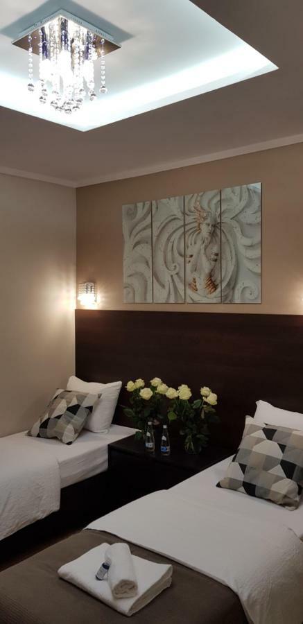 Apartament H&P Gold Apartment Varşovia Exterior foto